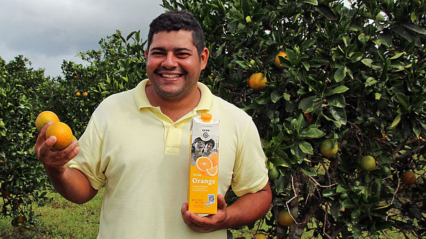 Fruchtig-fair - gepa-Orangensaft aus Brasilien